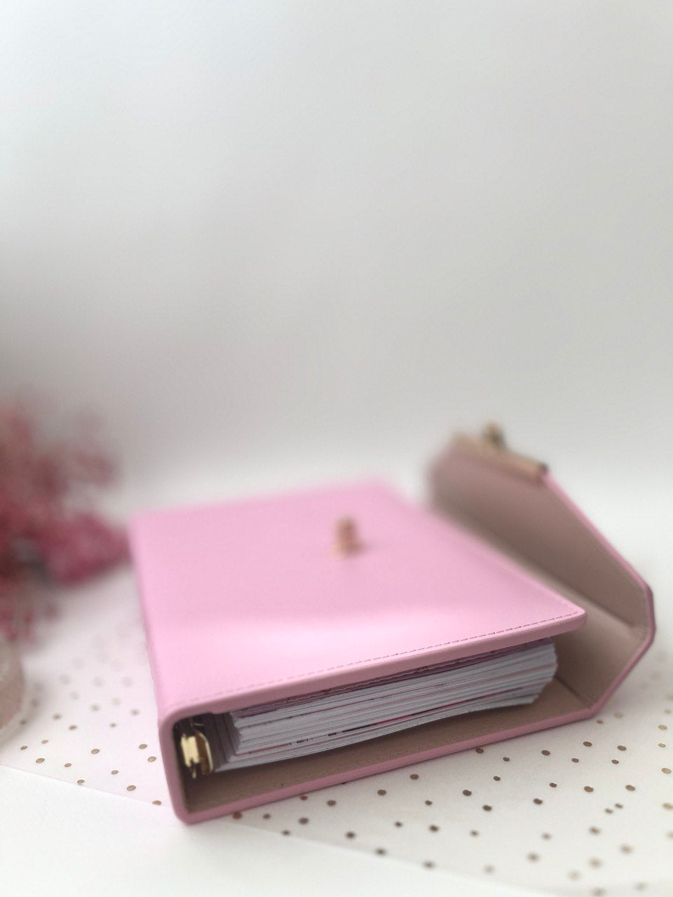 Hard cover A5 pink.