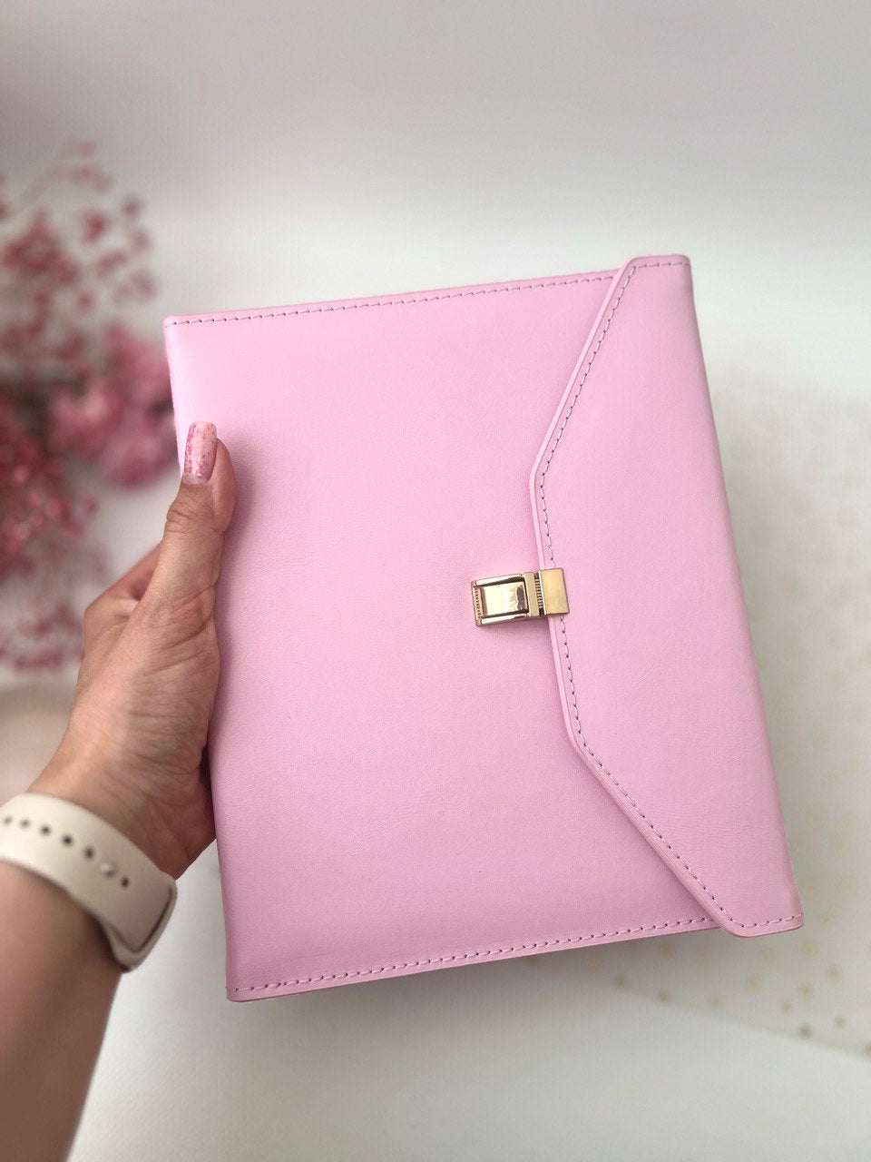 Hard cover A5 pink.