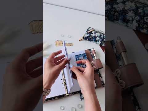 Flowers leather planner A5 binder with wallet.