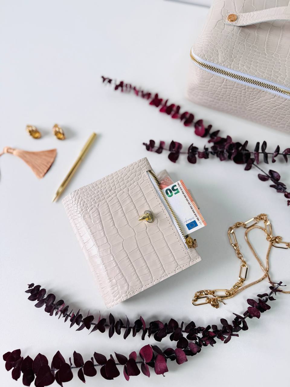 Elegant A7 dated 2026 Planner in a Storage Case - Natural Italian Leather