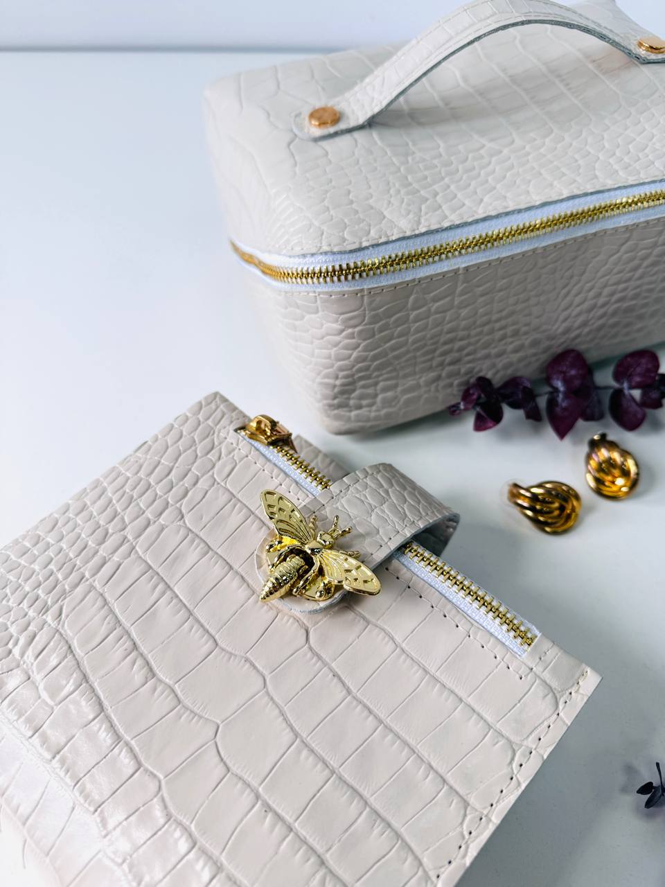 Elegant A7 dated 2026 Planner in a Storage Case - Natural Italian Leather