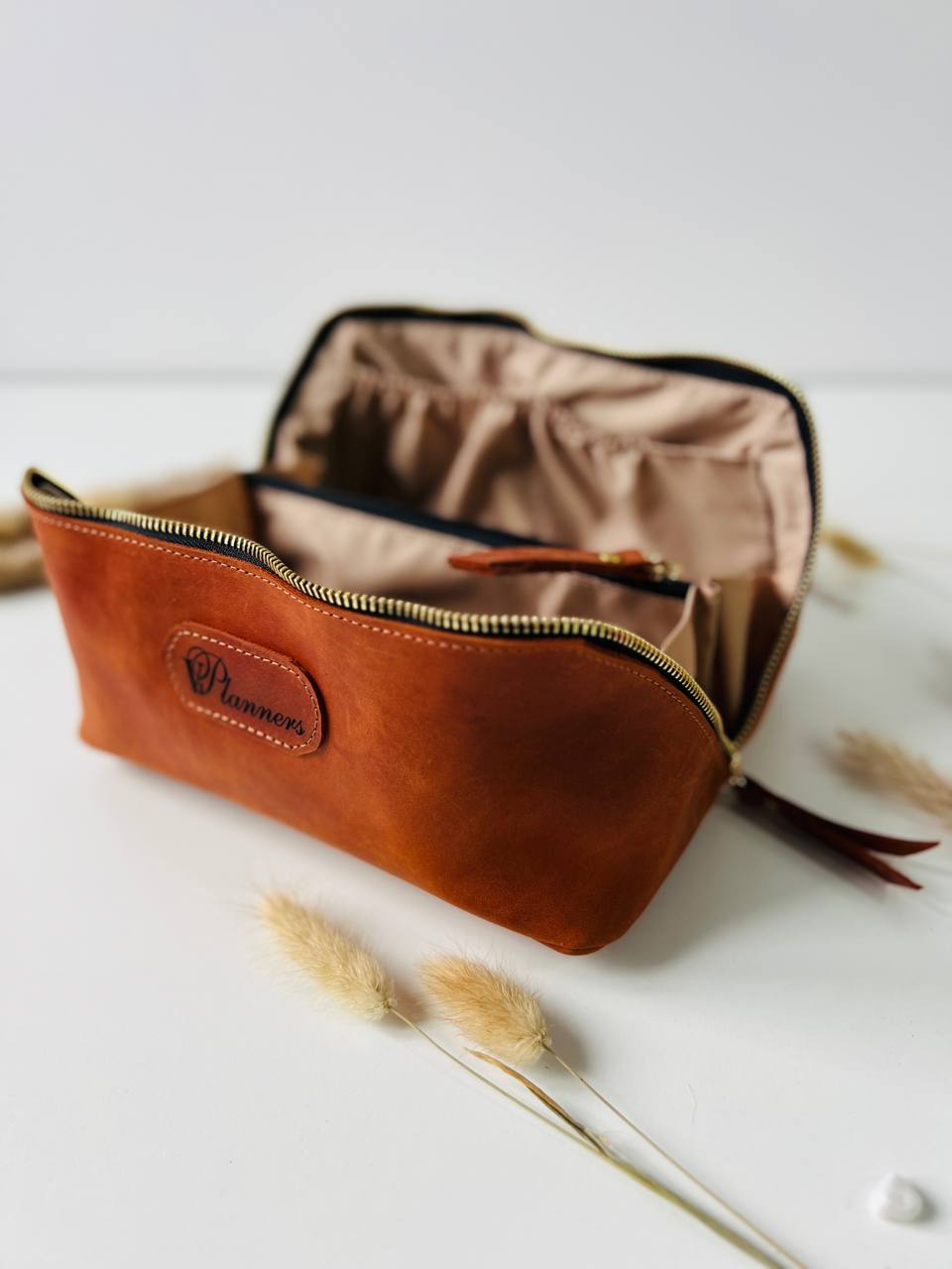 Bridesmaid gifts, Leather makeup bag, Mothers day gift, Personalized gift, Bridesmaid, Gift for her, pink cosmetic bag.