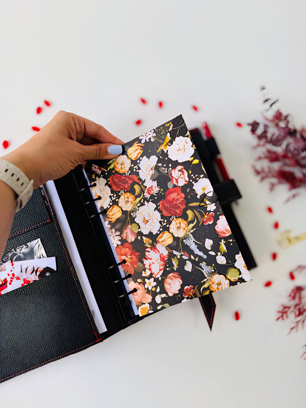 An exquisite and functional gift set for those who appreciate elegance and order.