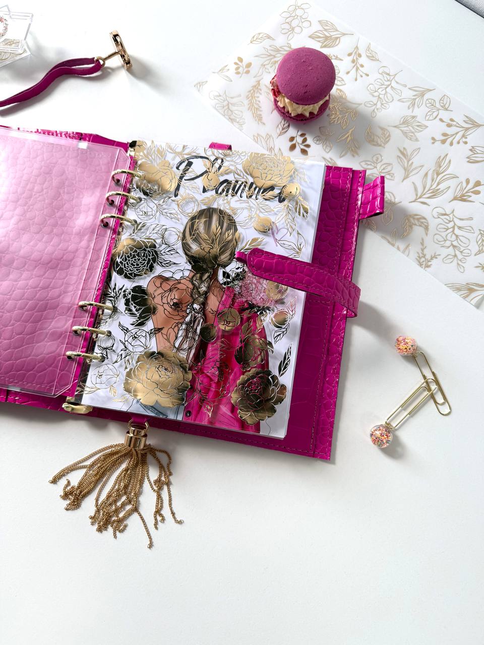 Hot pink leather planner A5 for documents A4 and A5 format. Weekly planning.