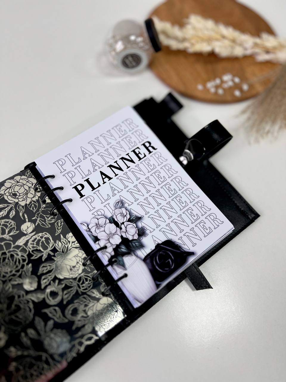 Black Natural Leather Planner A5 binder 6 rings, black classic leather notebook cover with binder 6 rings for documents format A4 and A5.