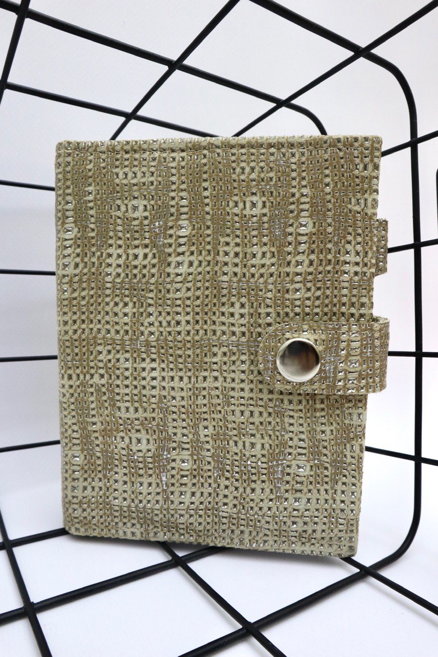 Mini leather notebook A7, 400 pages for the note.