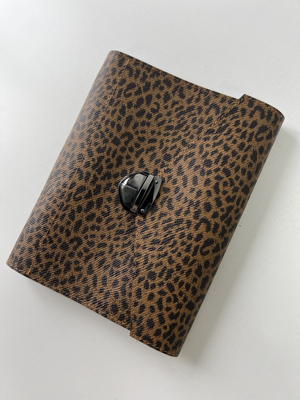 Leopard Gorgeous leather cover for an A5 notebook.