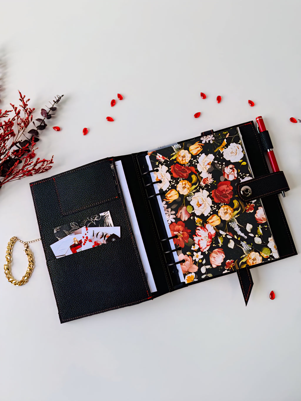 An exquisite and functional gift set for those who appreciate elegance and order.