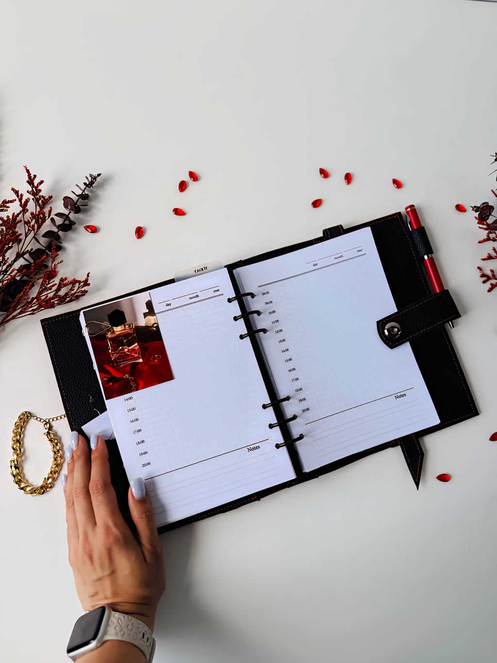 An exquisite and functional gift set for those who appreciate elegance and order.