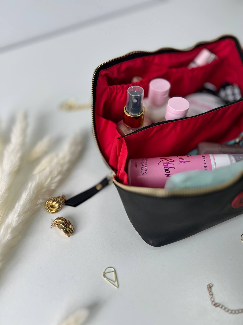 Bridesmaid gifts, Leather makeup bag, Mothers day gift, Personalized gift, Bridesmaid, Gift for her, pink cosmetic bag.