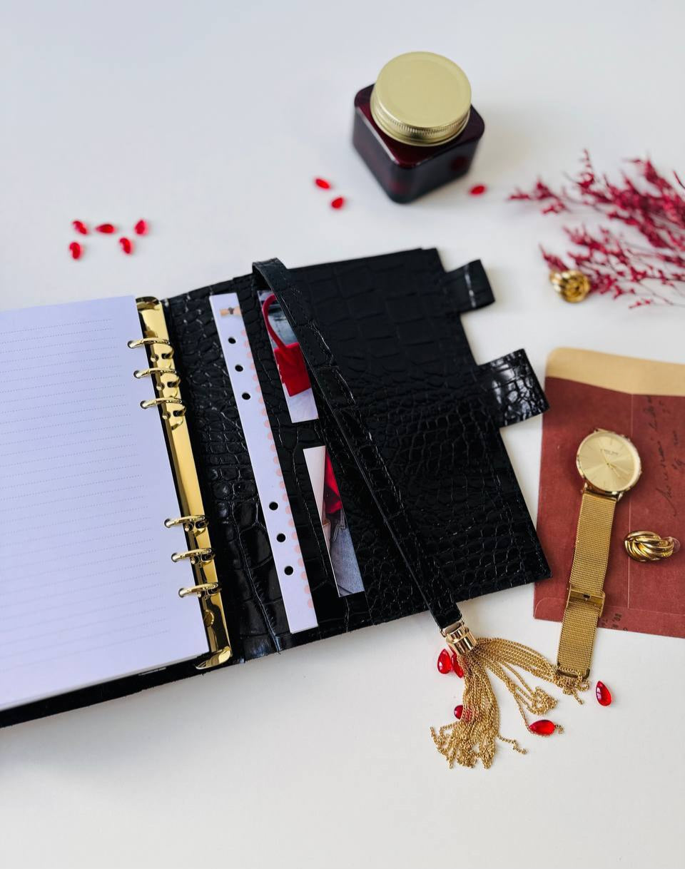 Personalized DATED 2026 horizontal week leather planner big binder A5- cover for documents A4 and A5 format.