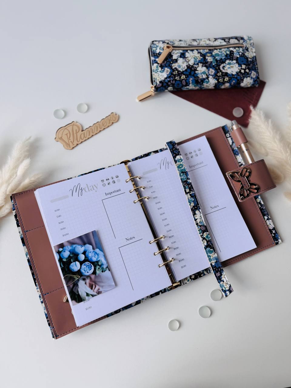 Flowers leather planner A5 binder with wallet.