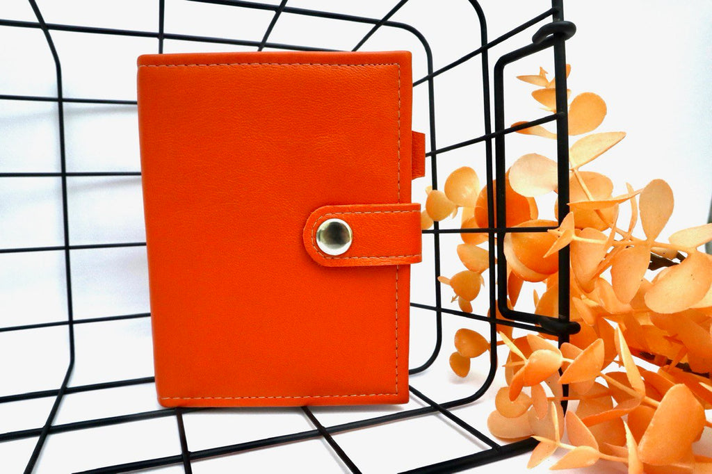 Mini leather notebook A7, 400 pages for the note.