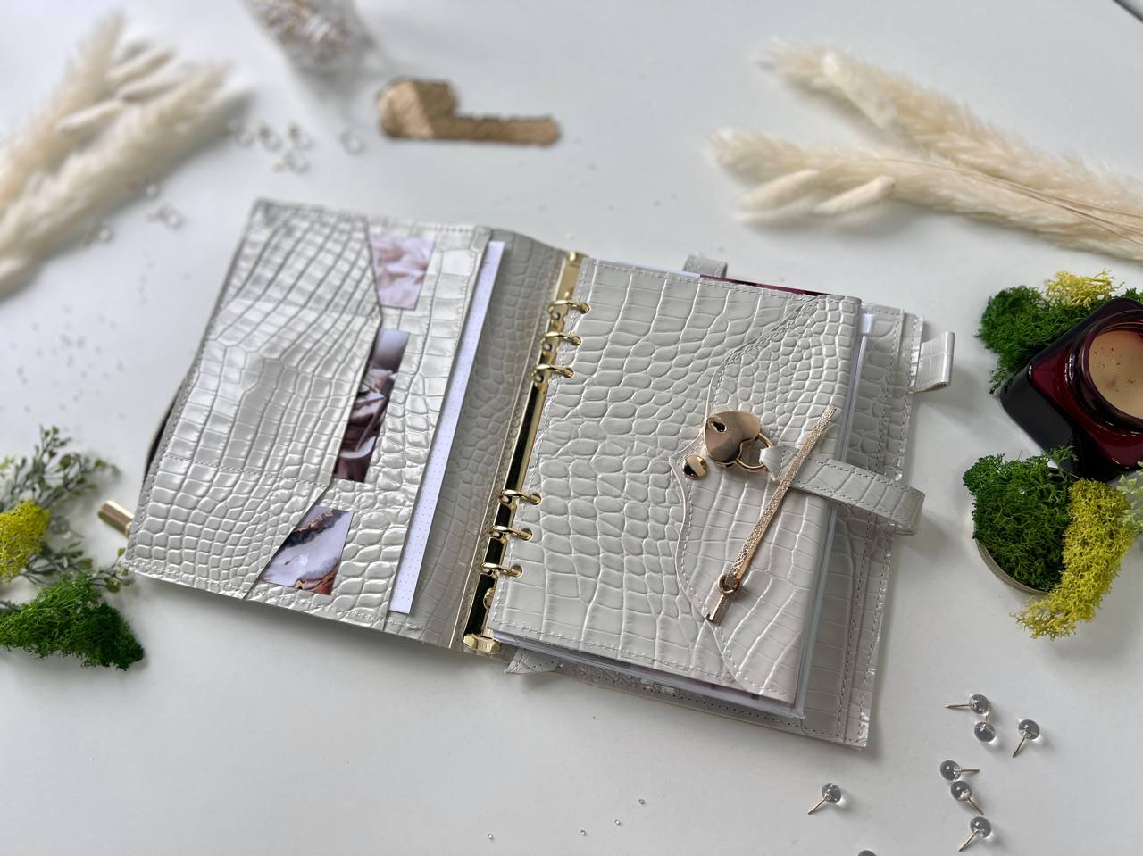 Secret lock Leather planner A5 big binder everyday planning.