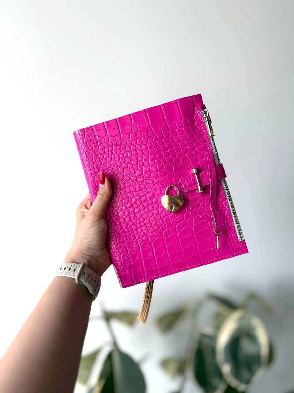 Hot pink leather planner A5 for documents A4 and A5 format. Weekly planning.