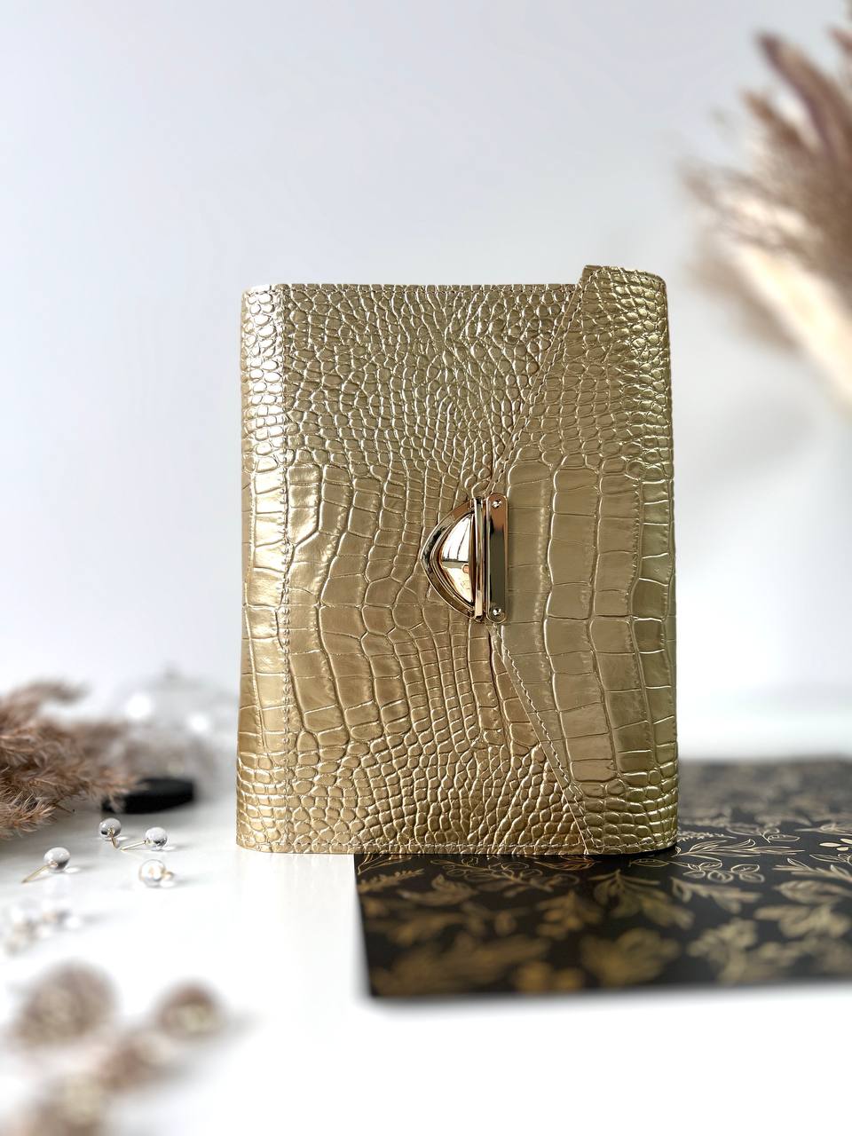 Gold leather notebookcoverA5withbigbinderrings. Perfect leather planner A5.