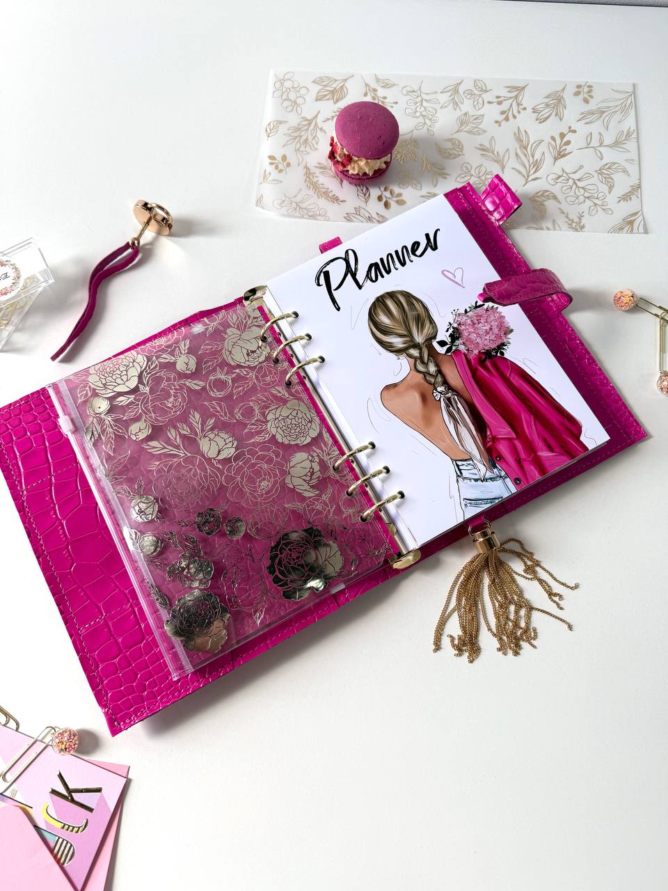 Hot pink leather planner A5 for documents A4 and A5 format. Weekly planning.