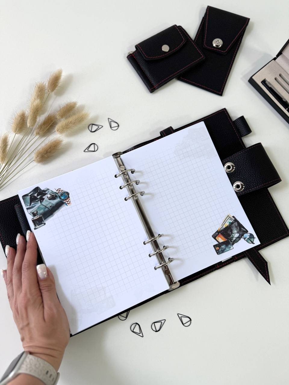 An exquisite and functional gift set for those who appreciate elegance and order.