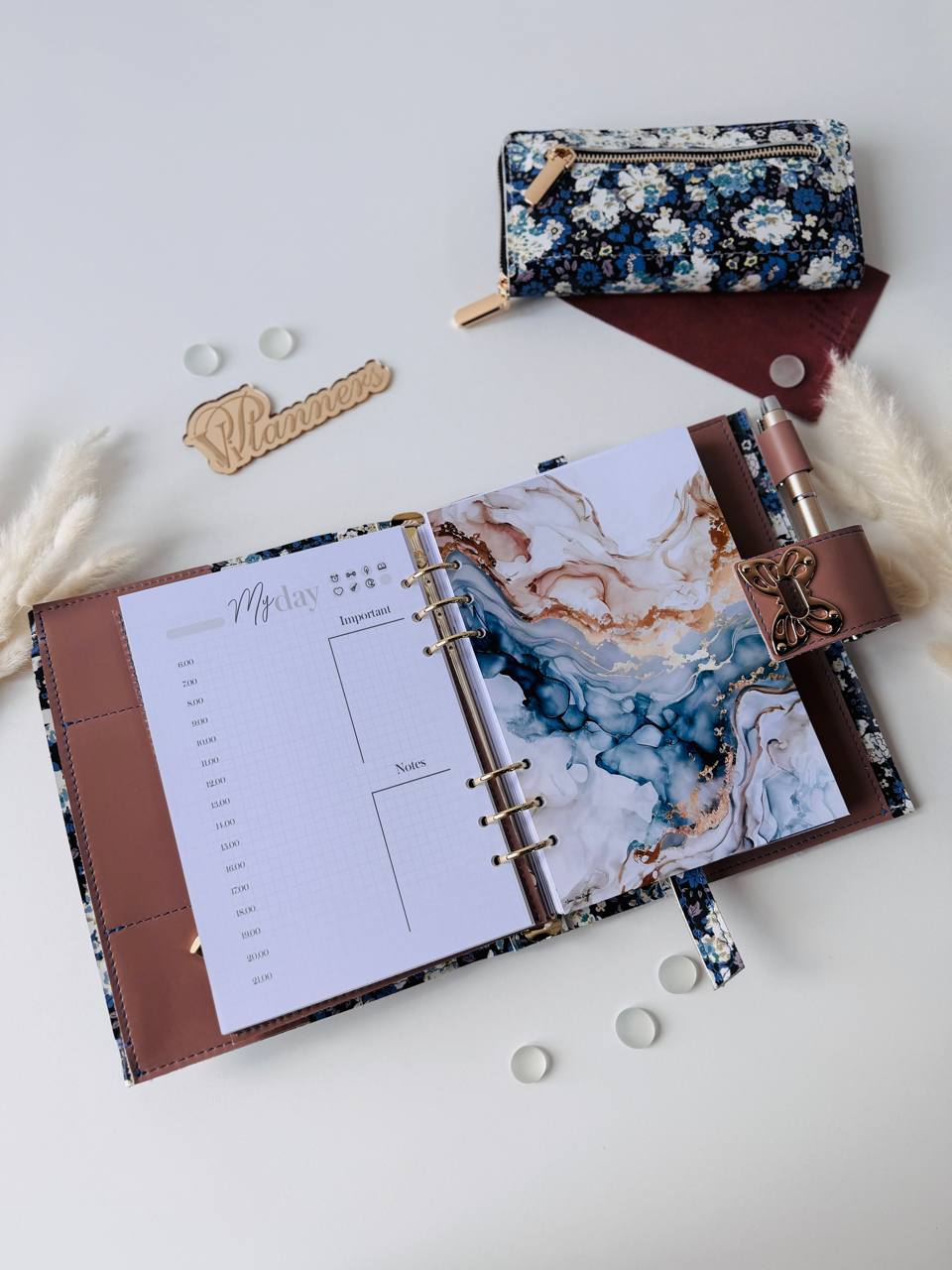 Flowers leather planner A5 binder with wallet.