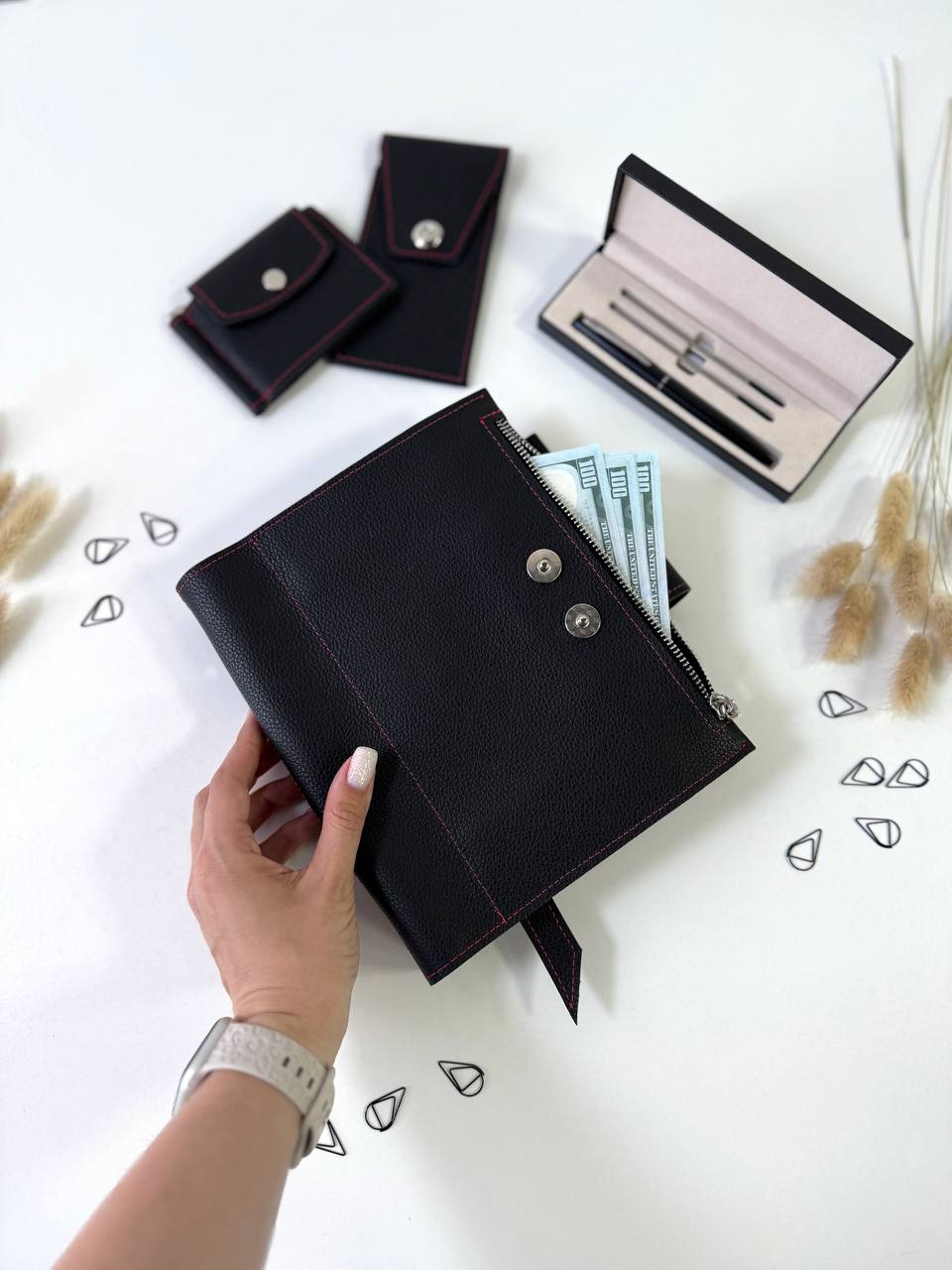 An exquisite and functional gift set for those who appreciate elegance and order.