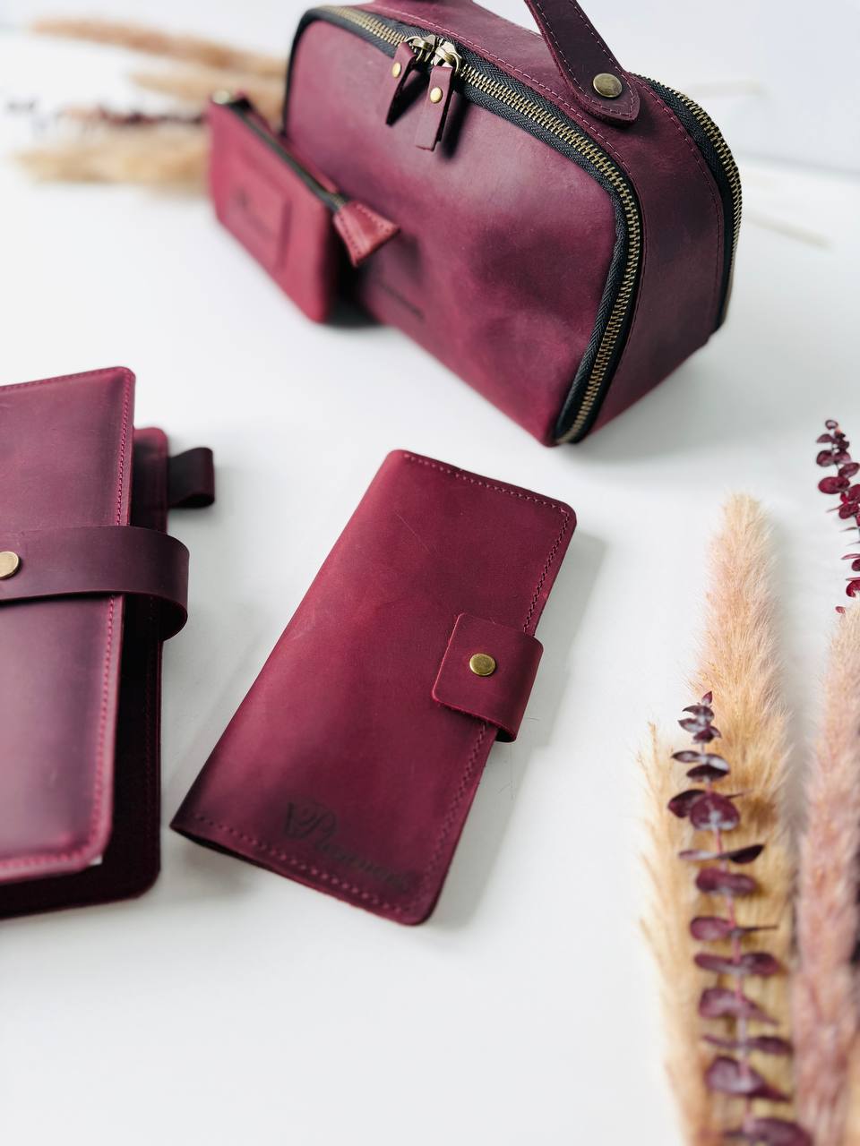 Luxury Leather Gift Set: Notebook, Wallet, Cosmetic Bag, Keychain - Personalized.