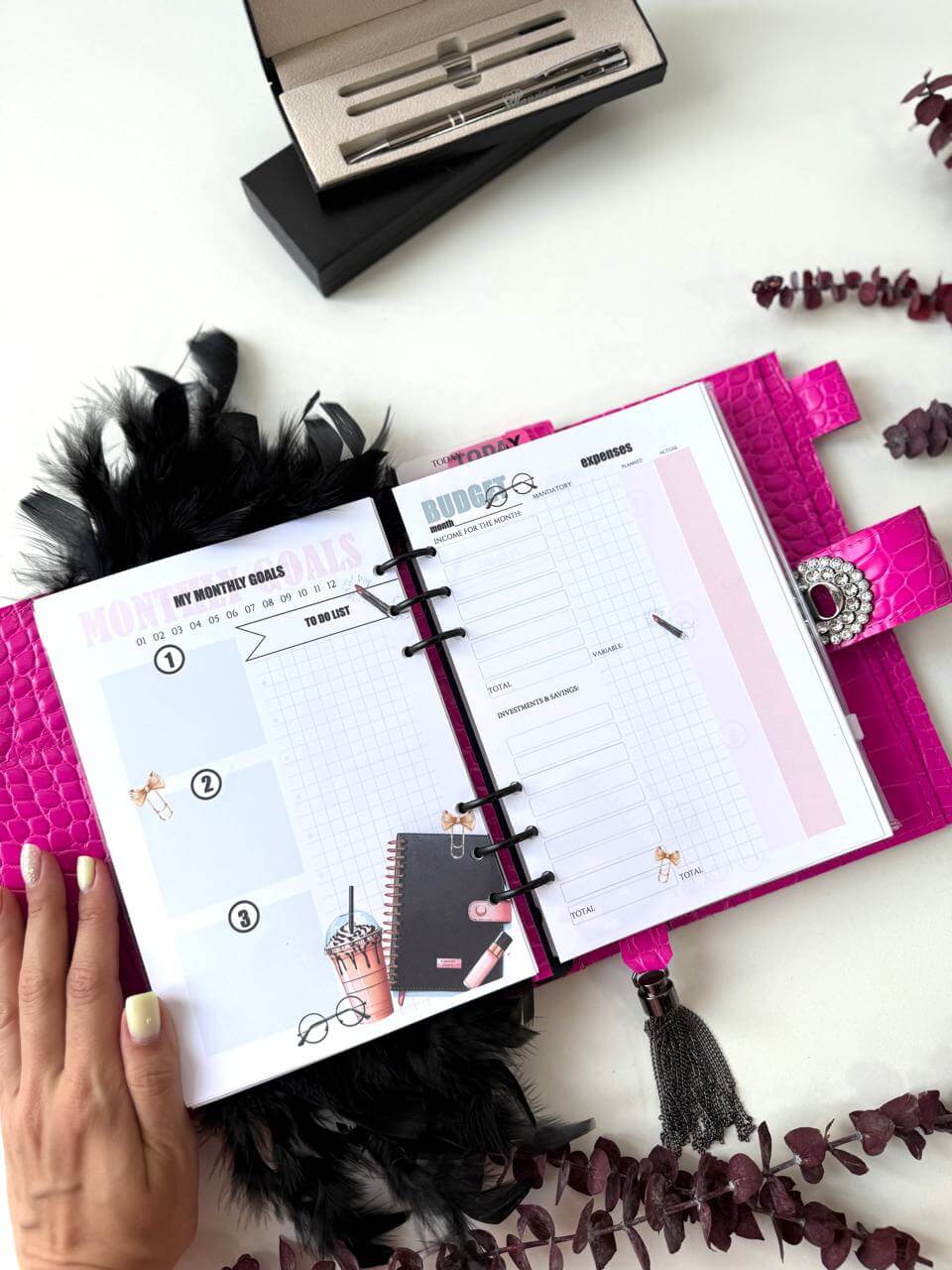 Hot pink leather planner A5 with black furniture and gifts 🎁